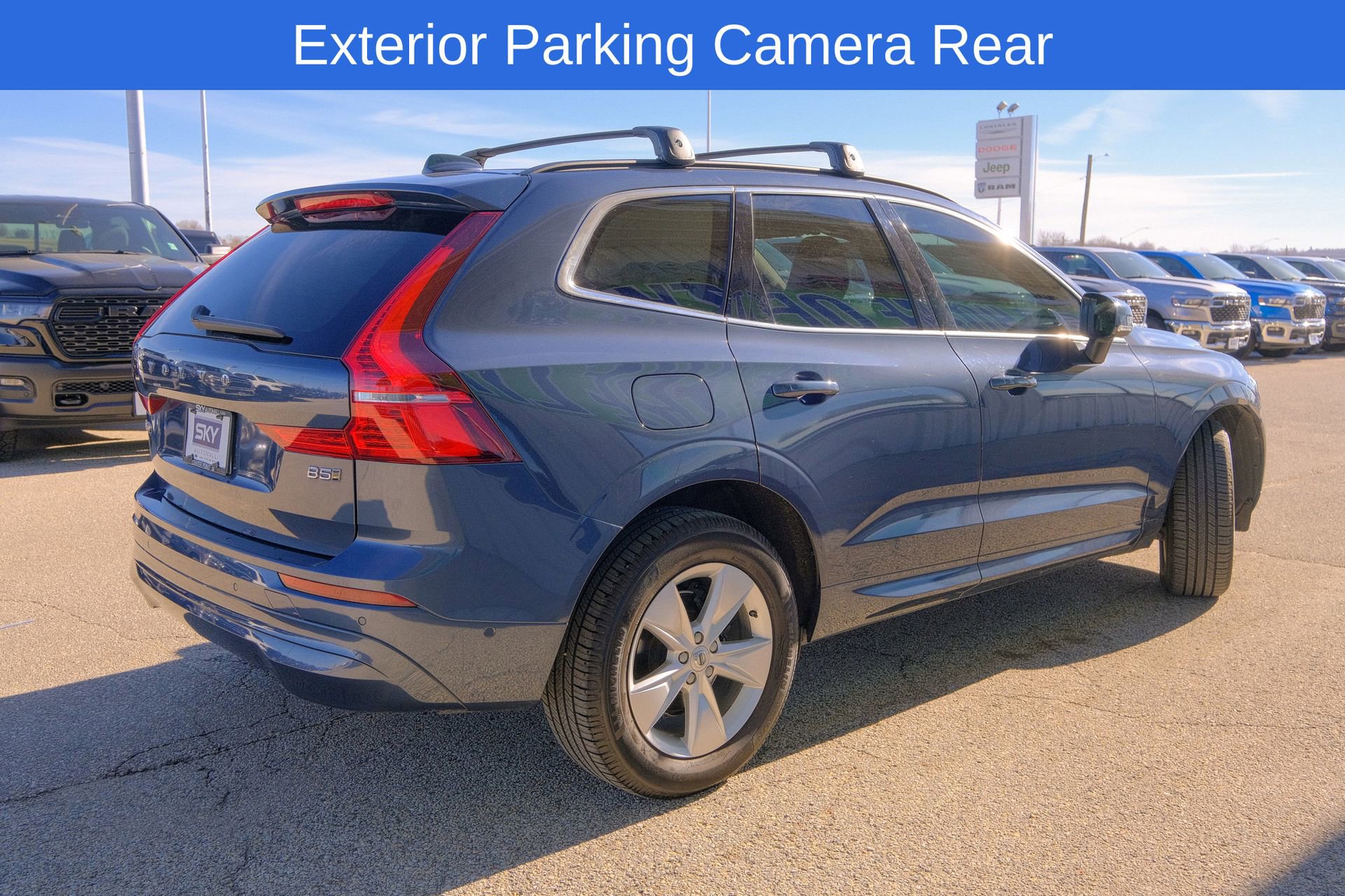 Used 2022 Volvo XC60 B5 Momentum image 9