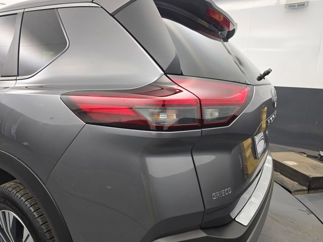 Used 2023 Nissan Rogue SV image 18