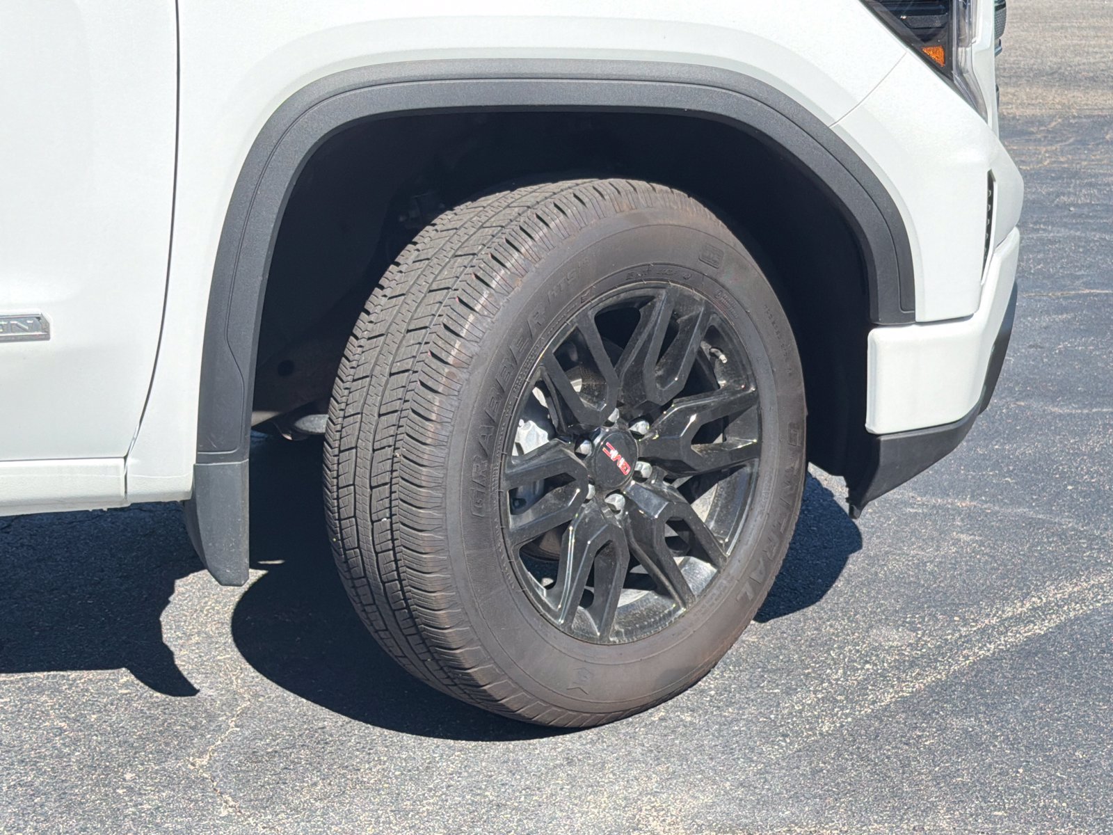 Used 2024 GMC Sierra 1500 Elevation AWD/4WD image 5