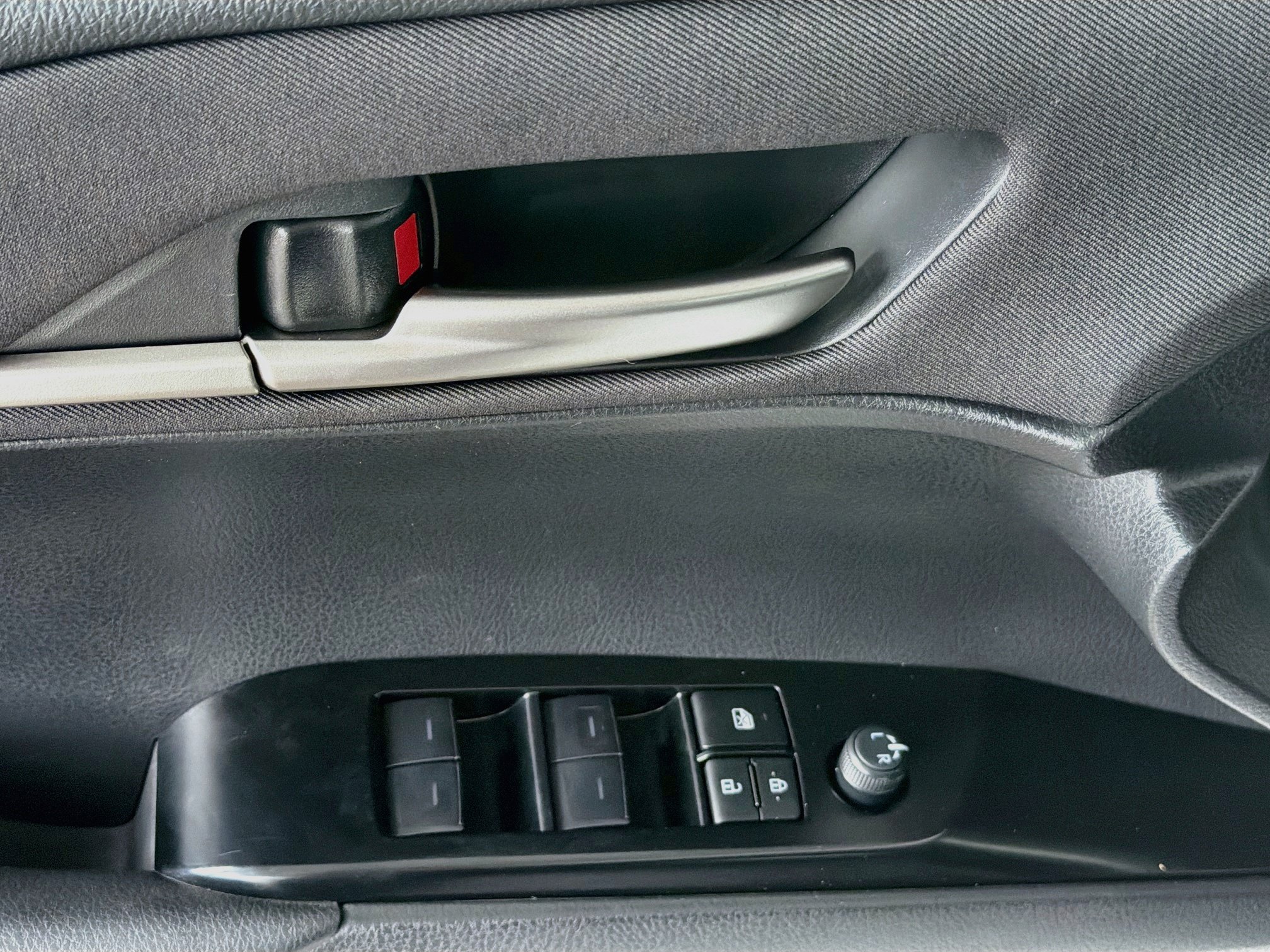 Used 2025 Toyota Camry LE FWD image 15