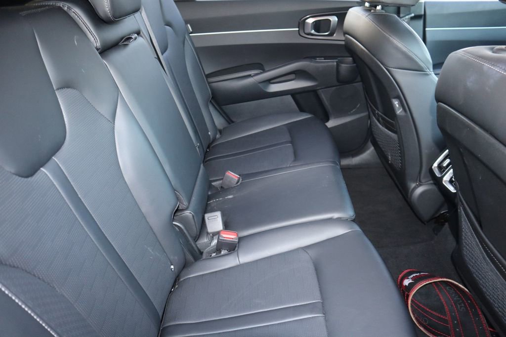 Used 2025 Kia Sorento S image 22