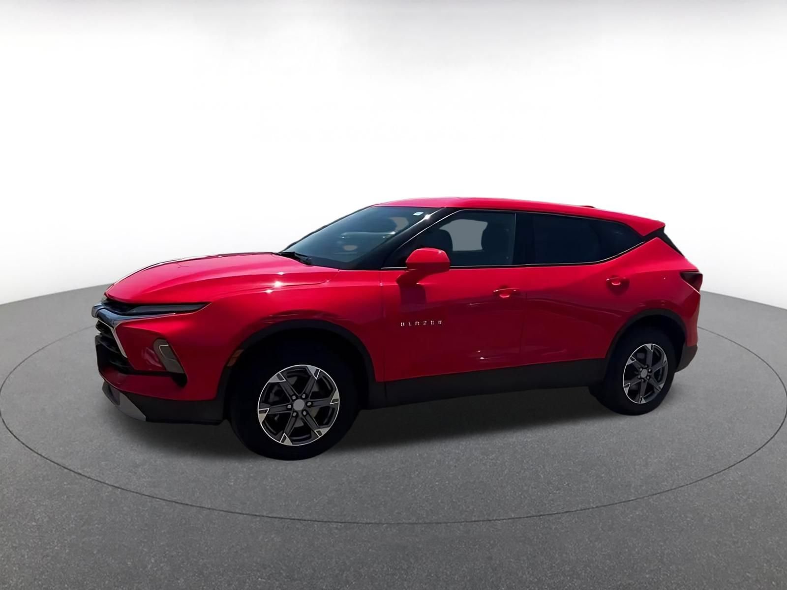 Used 2025 Chevrolet Blazer LT FWD image 6