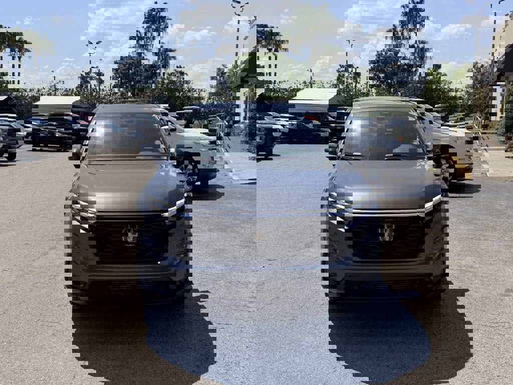 Used 2023 Honda CR-V EX-L image 3