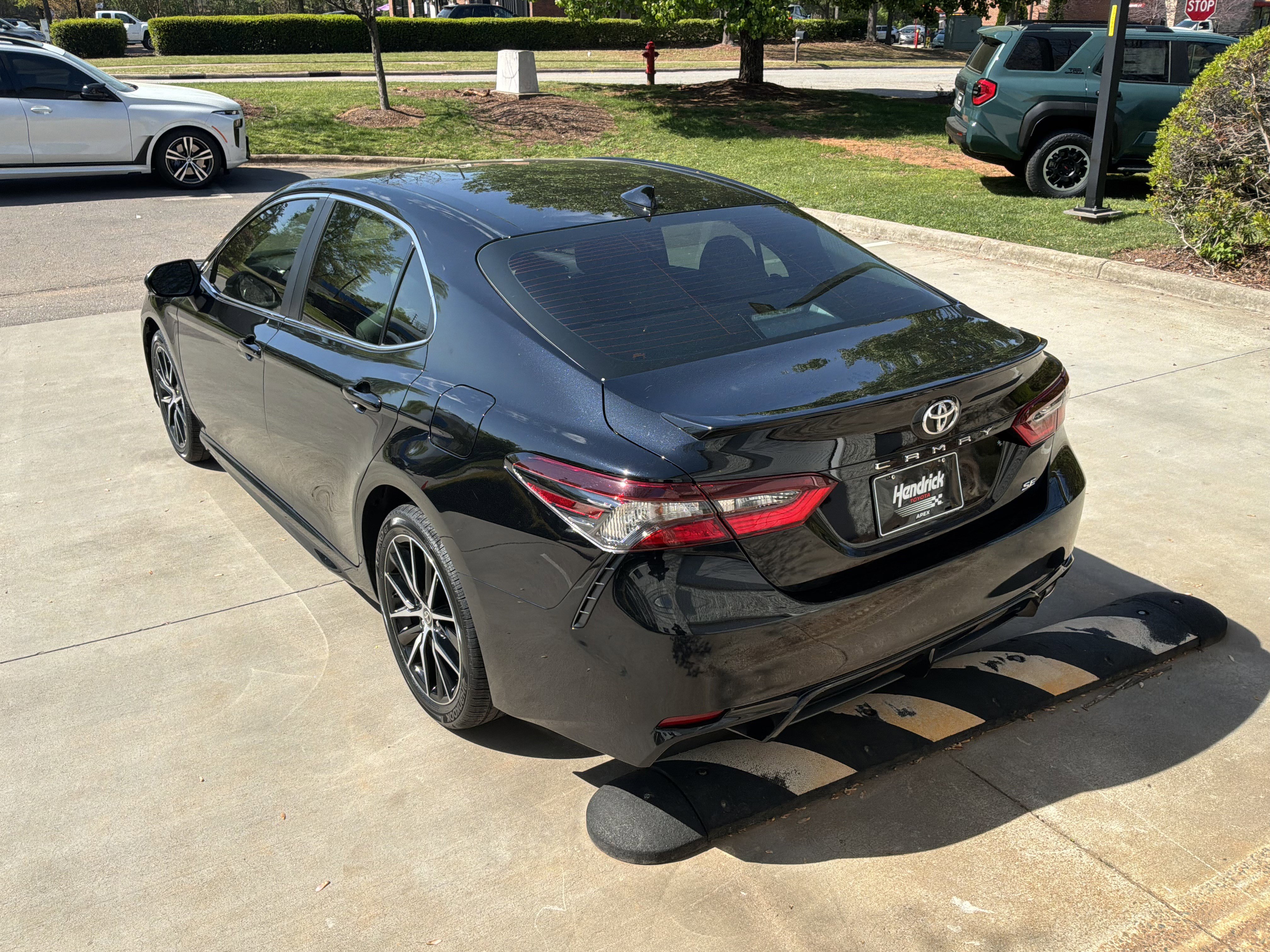 Used 2024 Toyota Camry SE FWD image 11