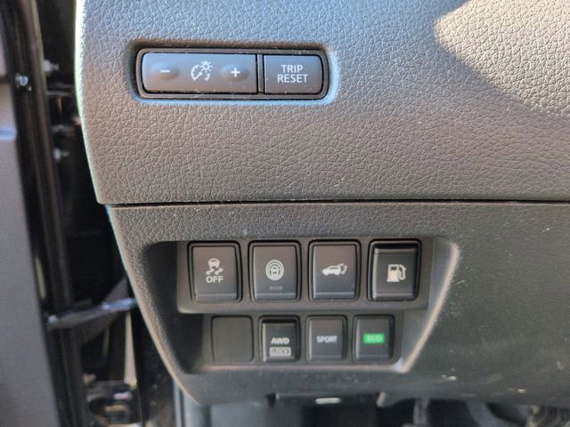 Used 2020 Nissan Rogue SV image 14