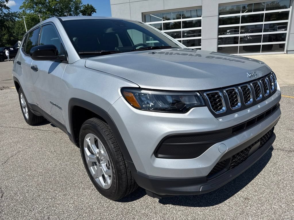 Used 2025 Jeep Compass Sport AWD/4WD image 13
