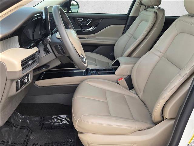 Used 2023 Lincoln Corsair AWD image 16
