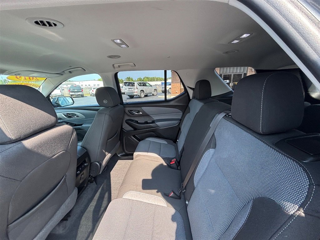 Used 2019 Chevrolet Traverse LT image 16