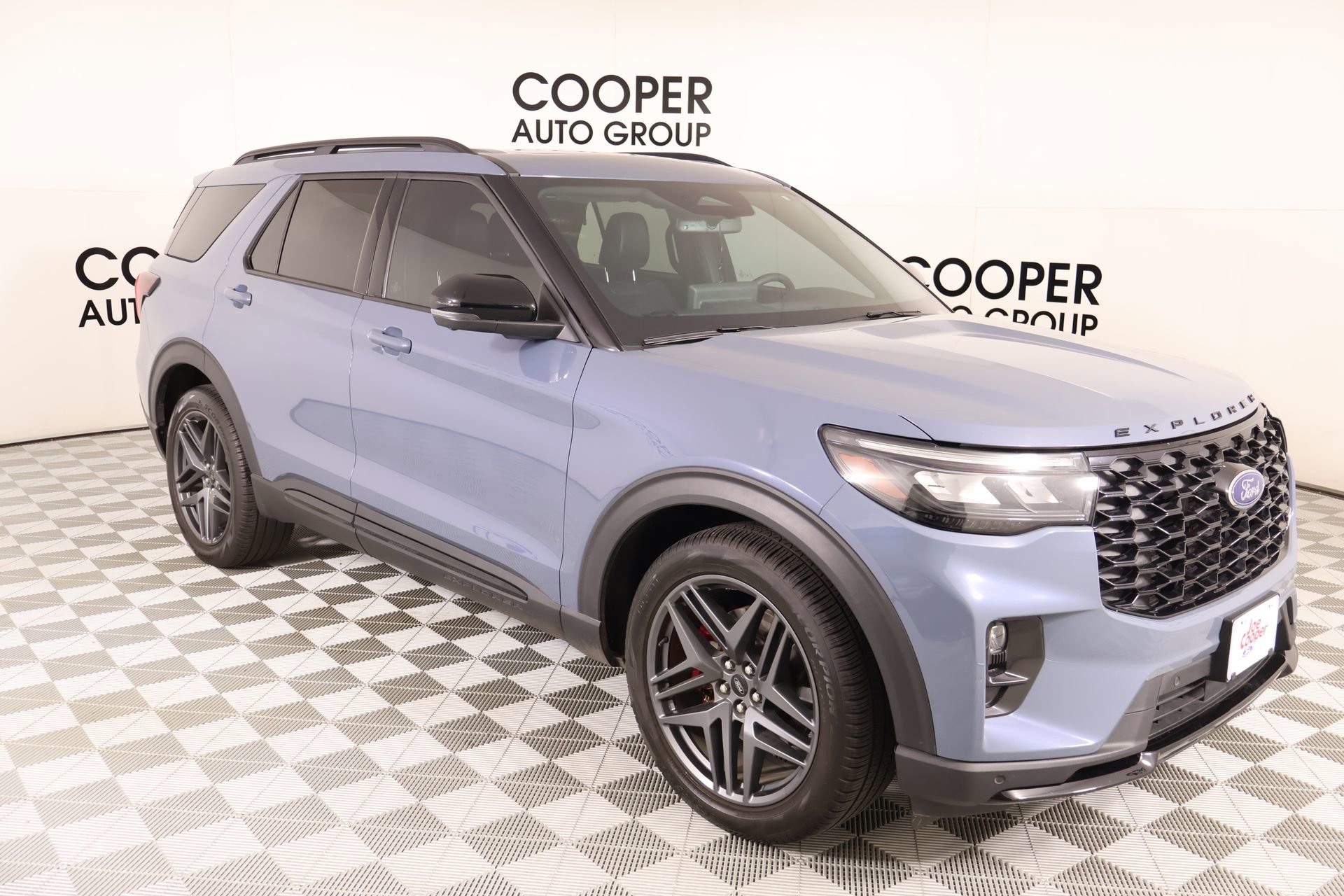 Used 2025 Ford Explorer ST w/ Sun And Sound Package AWD/4WD image 1