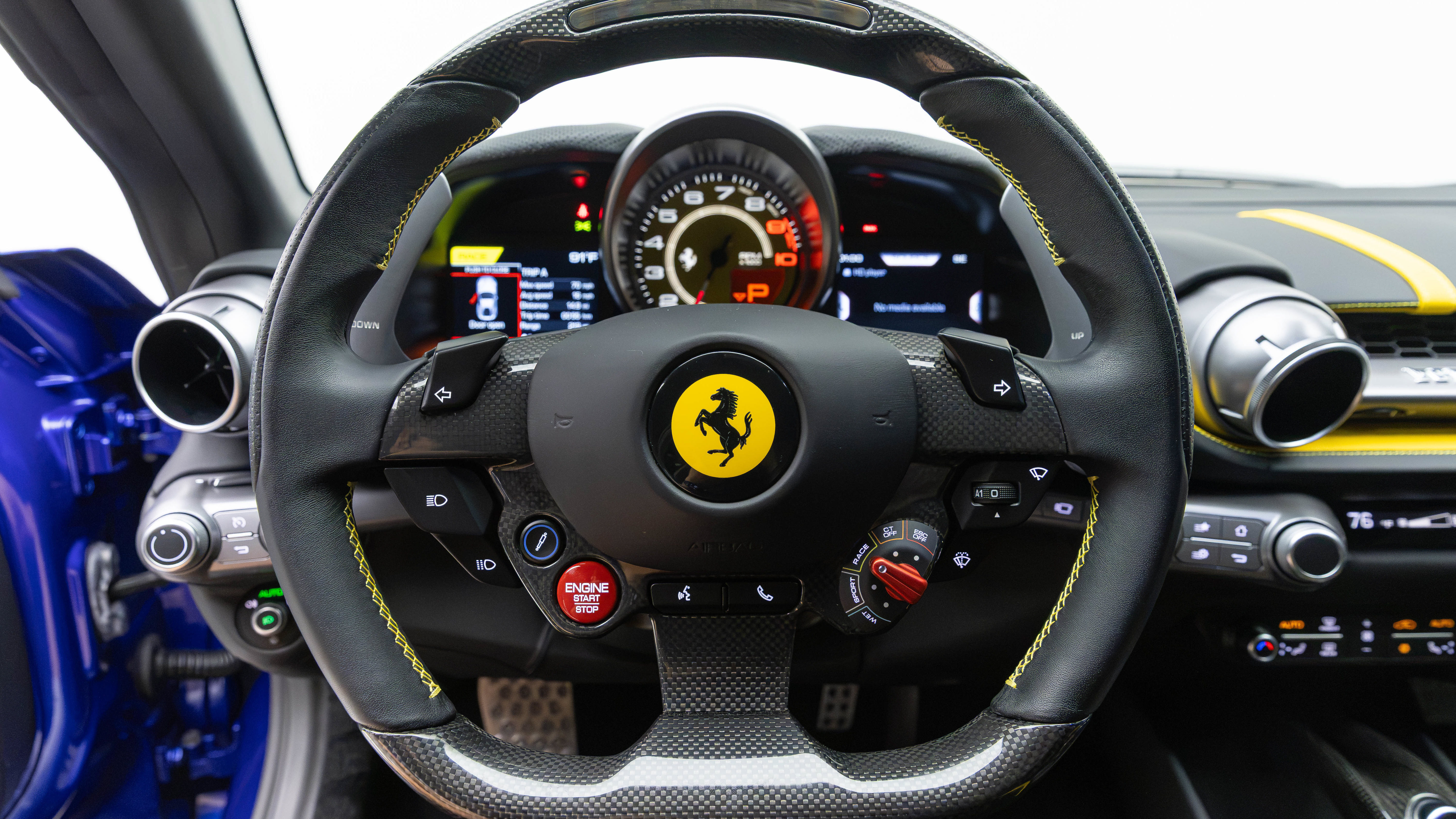 Used 2020 Ferrari 812 Superfast RWD image 23