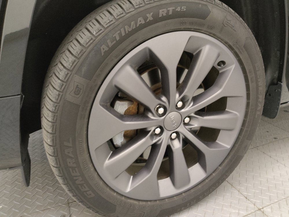Used 2019 Jeep Cherokee High Altitude AWD/4WD image 31