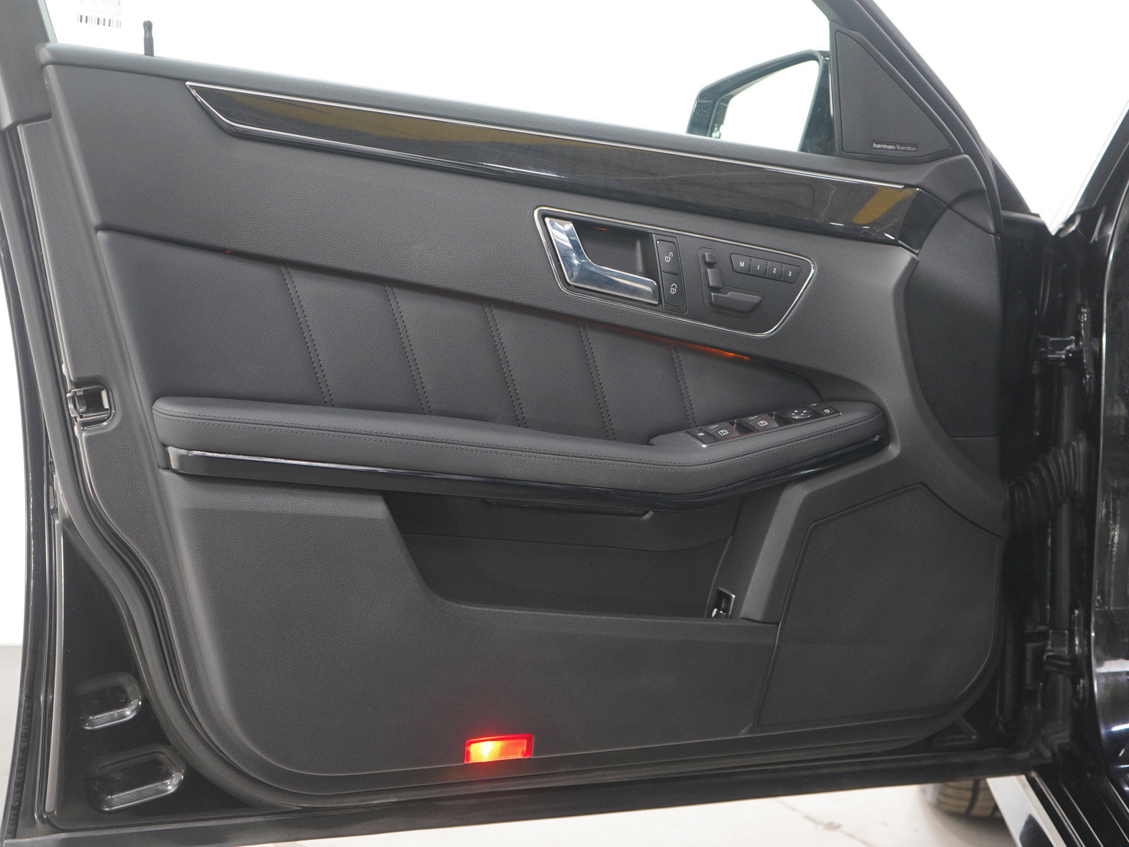 Used 2010 Mercedes-Benz E 63 AMG Sedan image 21