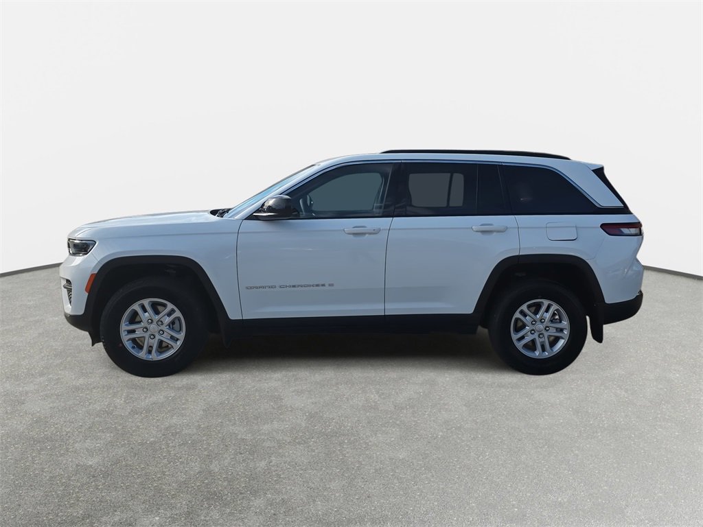 New 2025 Jeep Grand Cherokee Laredo image 8