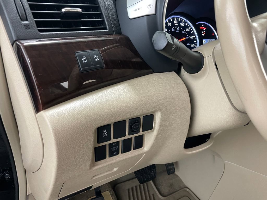 Used 2016 Nissan Quest SV w/ Leather Package image 25