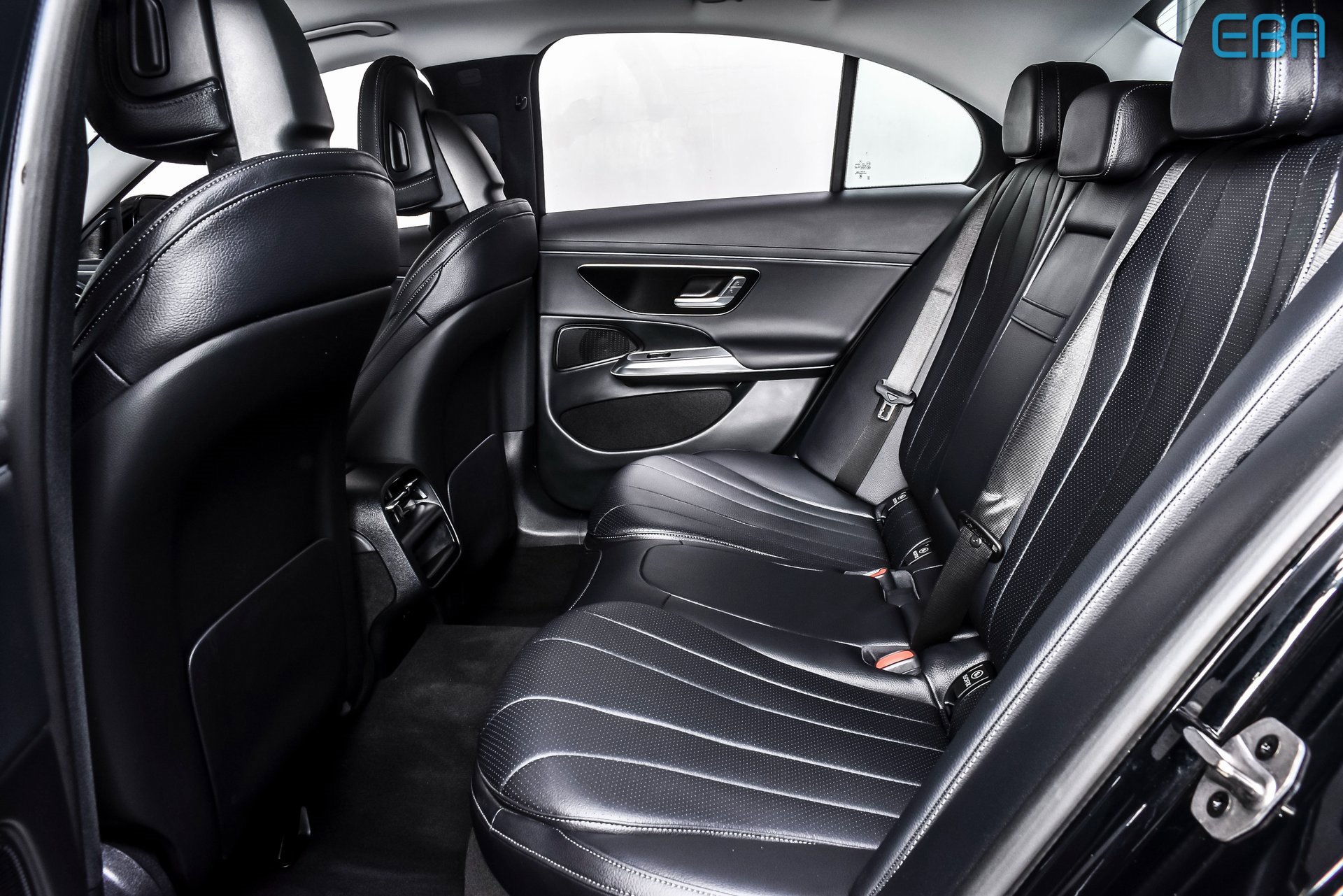 Used 2025 Mercedes-Benz E 350 4MATIC Sedan image 21