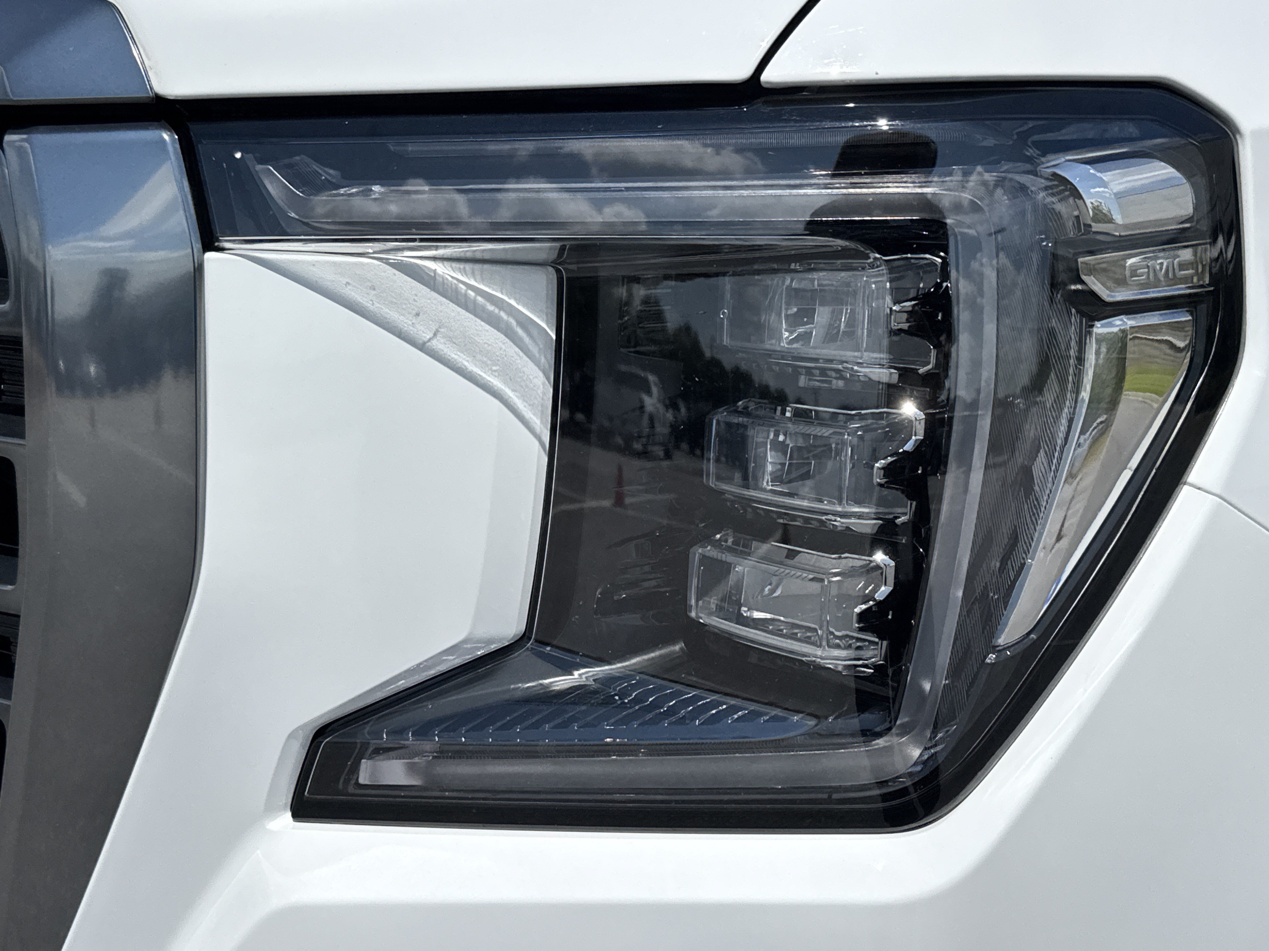 Used 2021 GMC Yukon AT4 w/ AT4 Premium Package AWD/4WD image 6