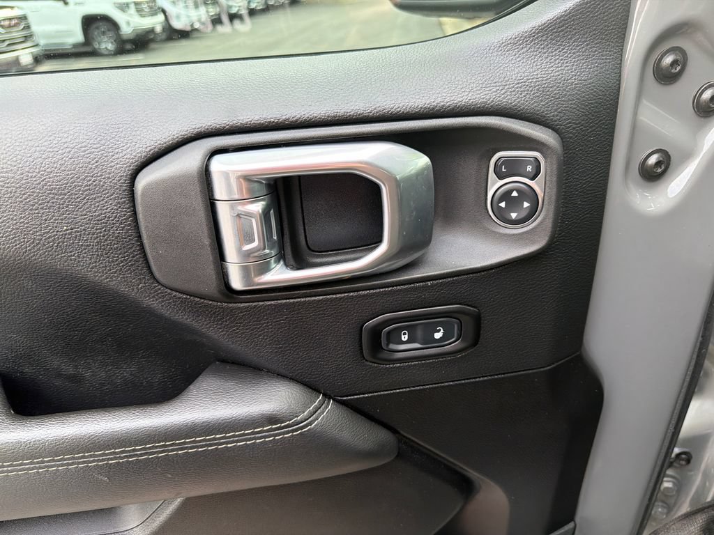 Used 2021 Jeep Gladiator Overland AWD/4WD image 24