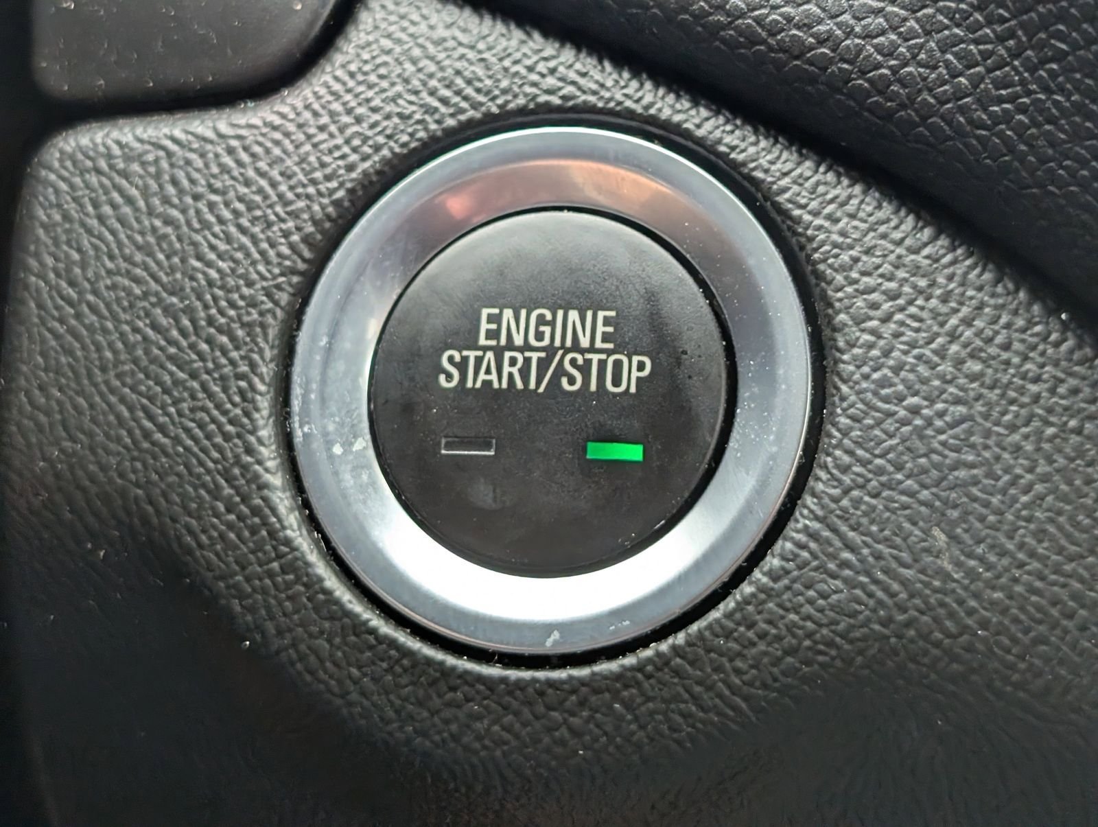 Used 2020 Chevrolet Equinox LT FWD image 27