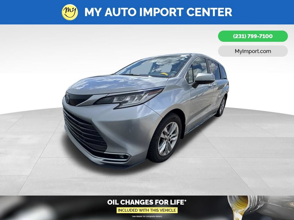 Used 2022 Toyota Sienna Limited AWD/4WD image 2