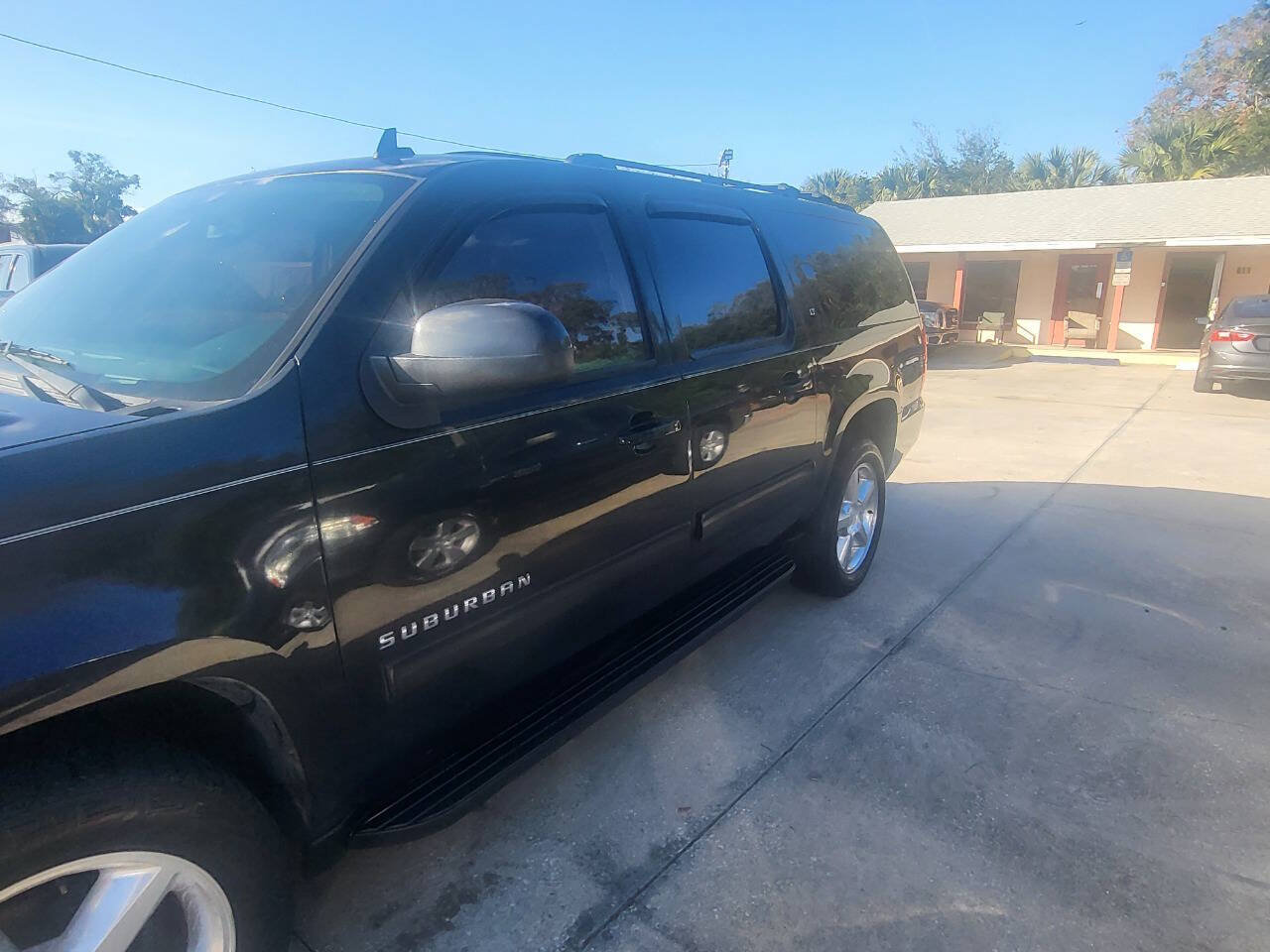 Used 2012 Chevrolet Suburban LT RWD image 45