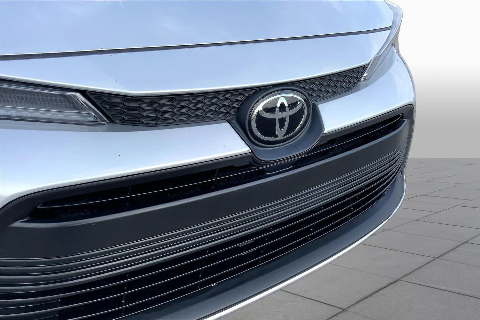 Used 2024 Toyota Corolla LE FWD image 29
