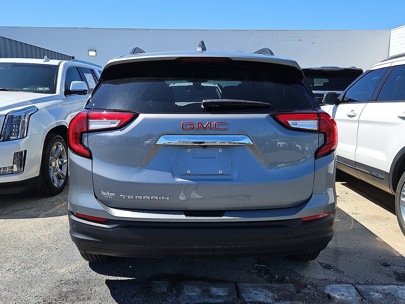 Certified 2023 GMC Terrain SLE w/ Driver Convenience Package FWD image 8