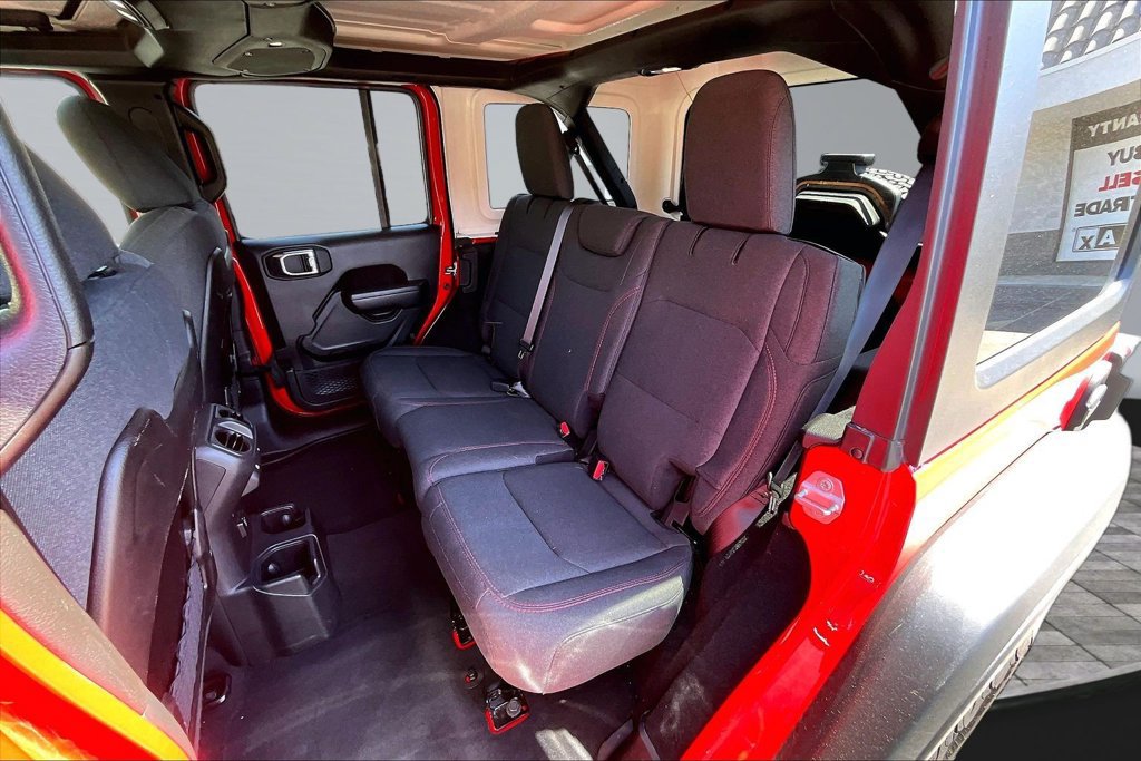 Certified 2025 Jeep Wrangler Unlimited Rubicon w/ Convenience Group AWD/4WD image 19