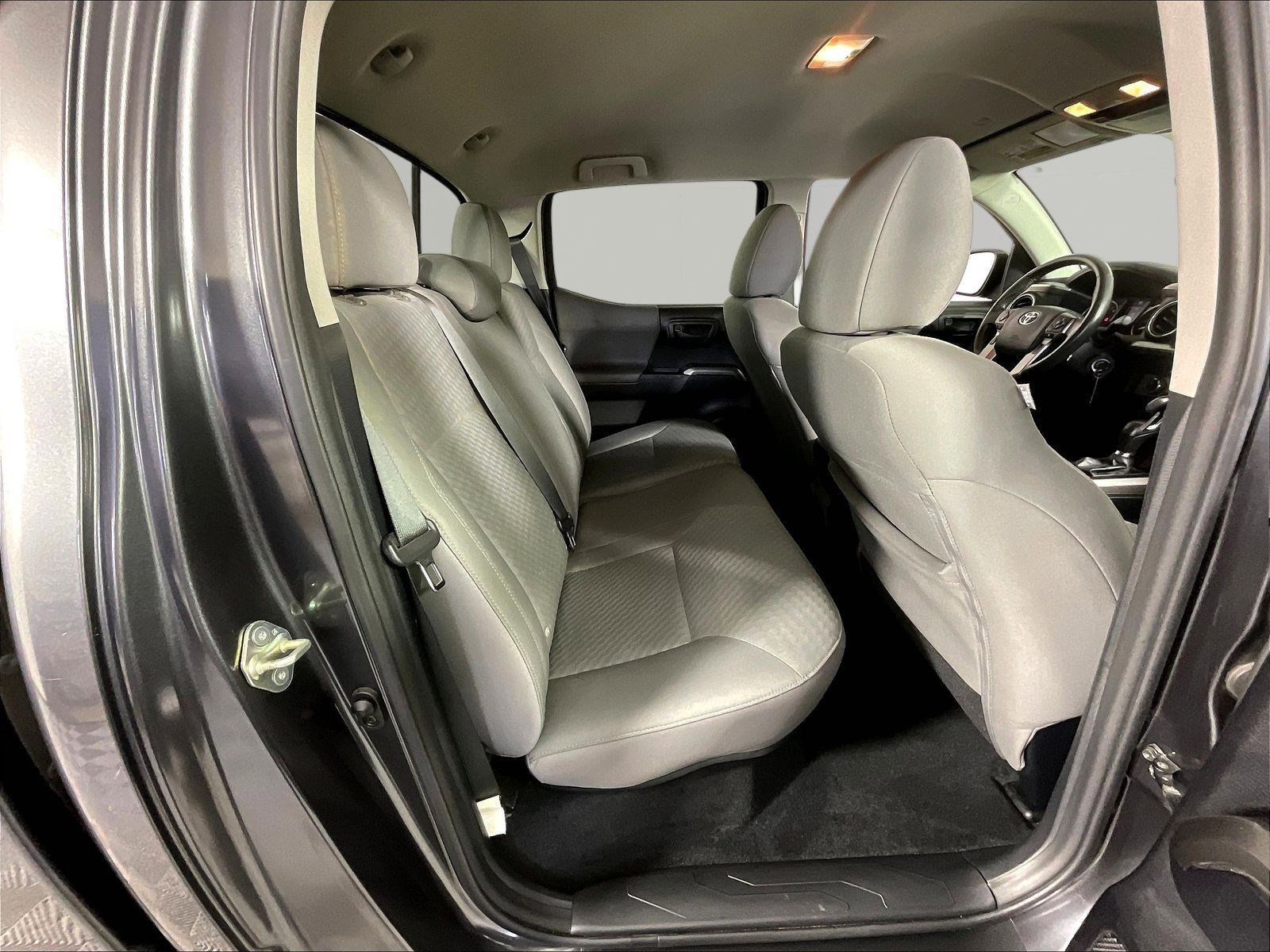 Used 2020 Toyota Tacoma SR5 AWD/4WD image 26