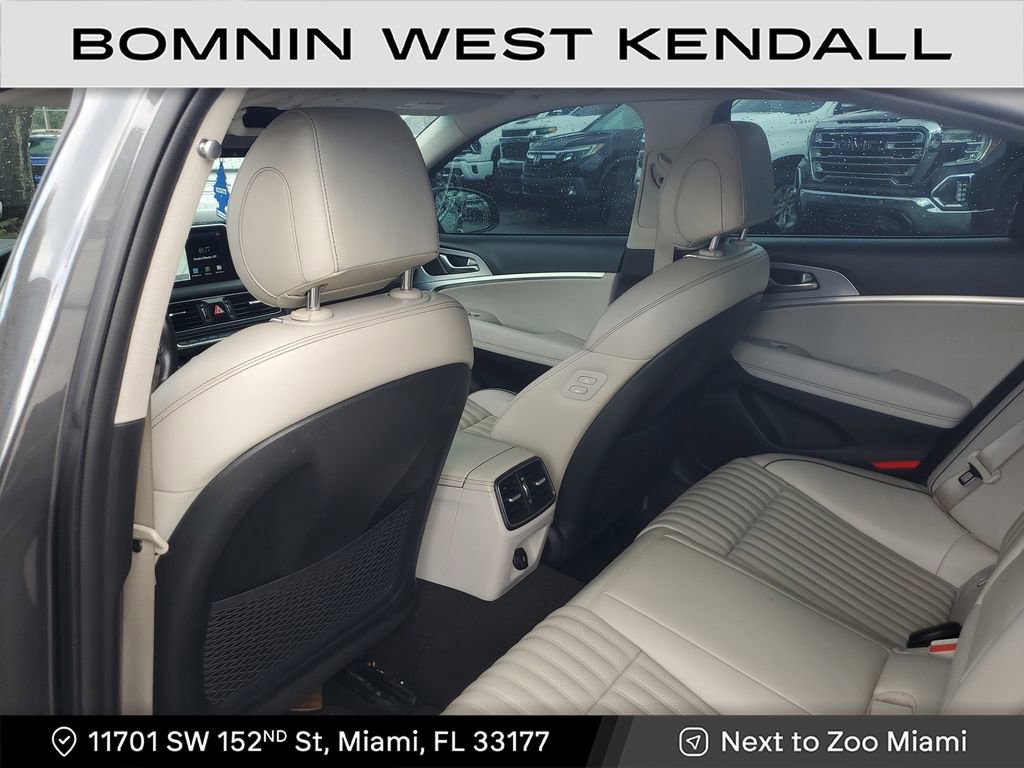 Used 2021 Genesis G70 2.0T w/ Elite Package image 18