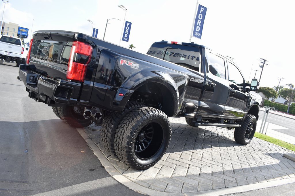 Used 2025 Ford F350 Lariat w/ FX4 Off-Road Package image 32