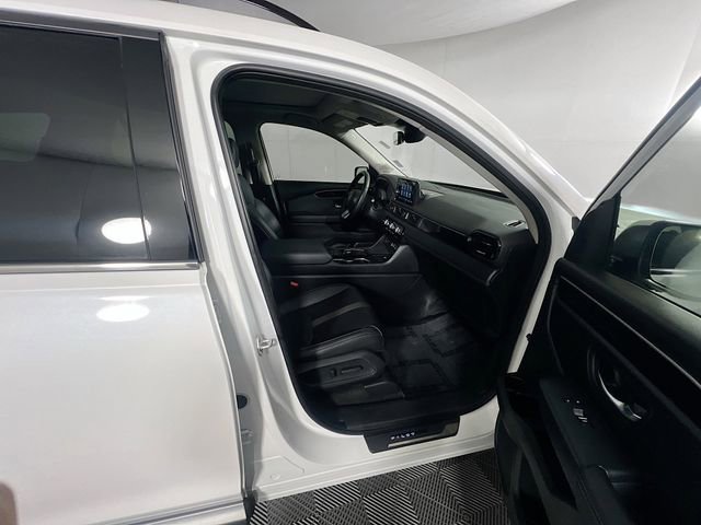 Used 2023 Honda Pilot Touring image 30