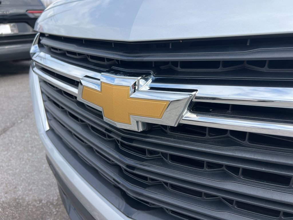 Used 2022 Chevrolet Traverse LS image 11