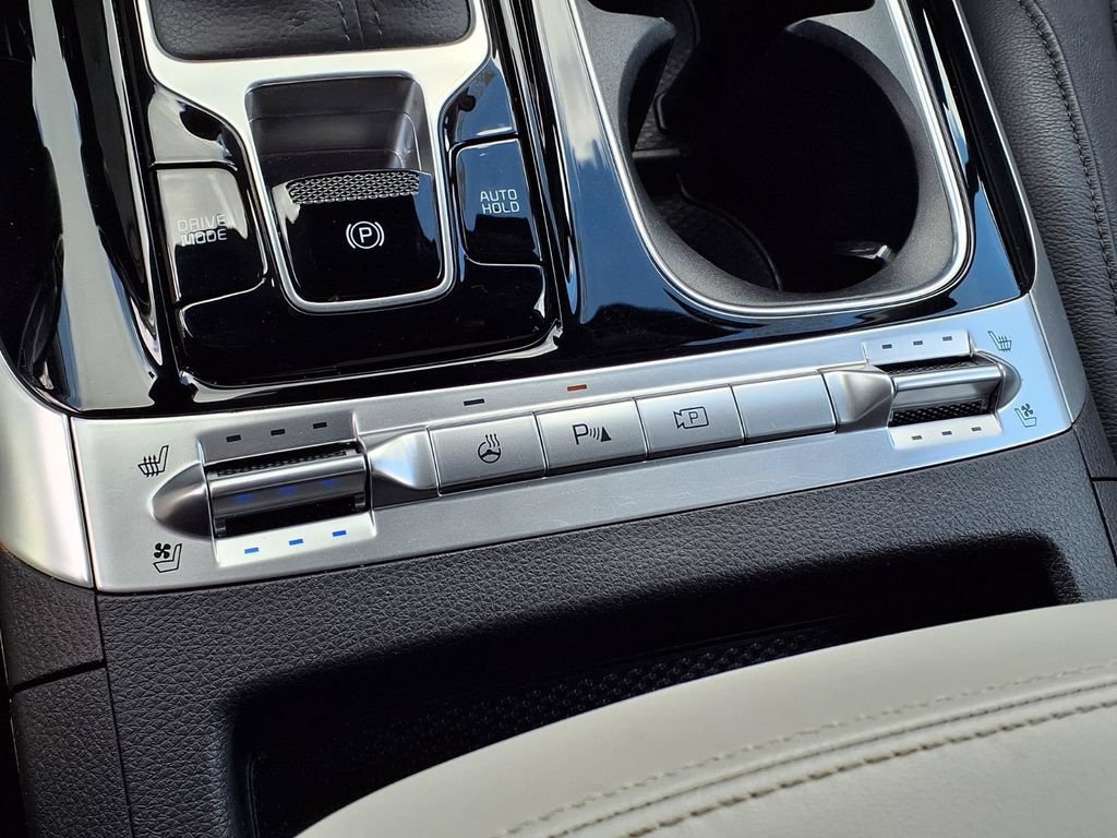 Used 2024 Kia Carnival SX Prestige FWD image 35