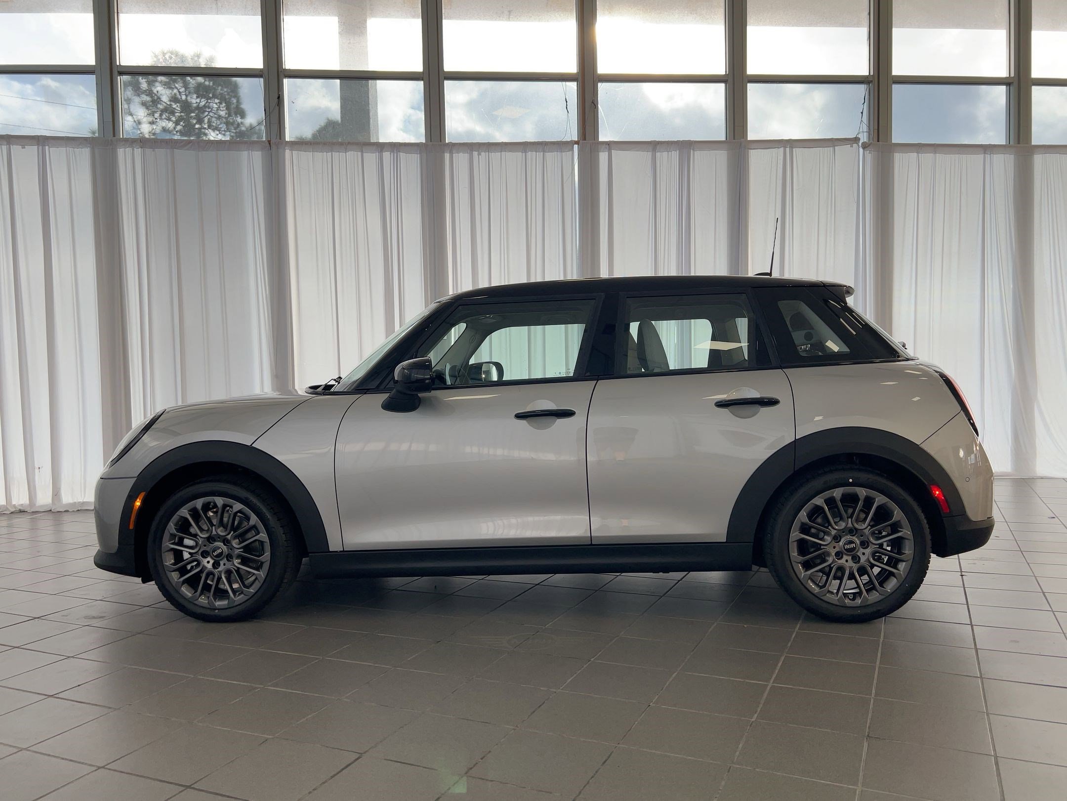 New 2026 MINI Cooper 4-Door Hardtop FWD image 2