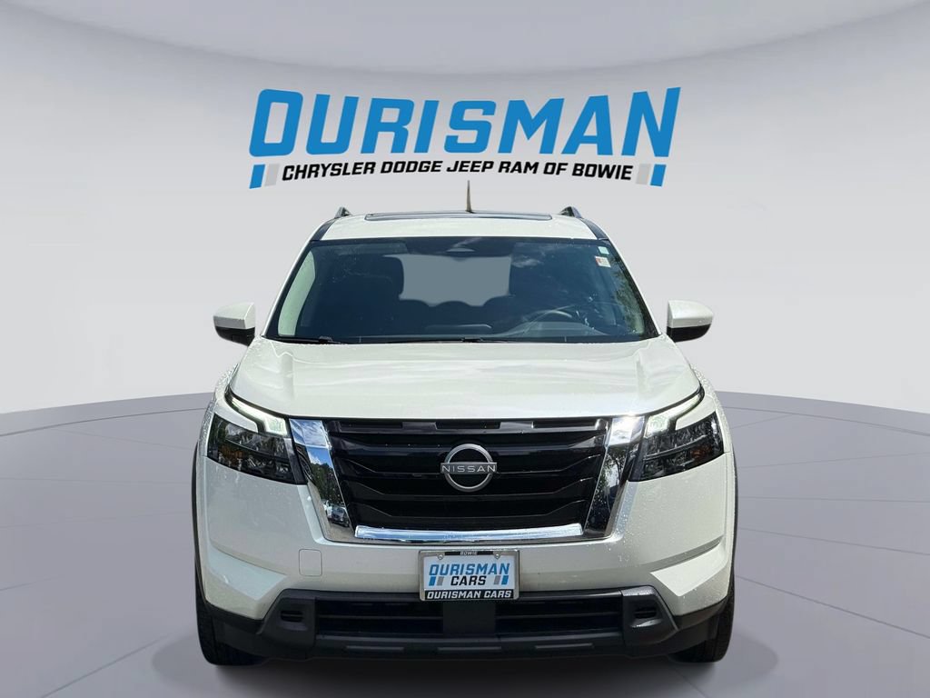 Used 2023 Nissan Pathfinder SV w/ SV Premium Package AWD/4WD image 6