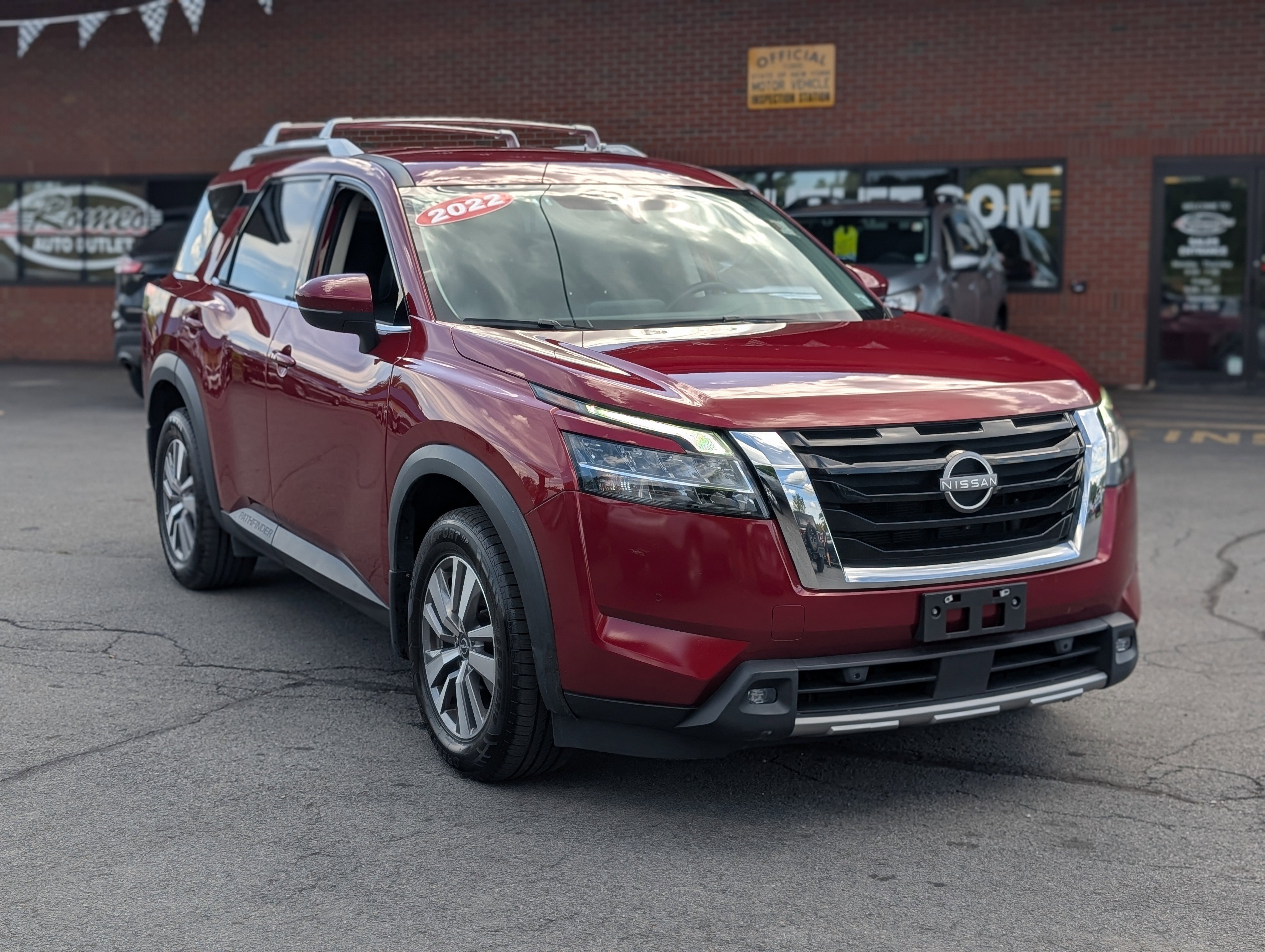 Used 2022 Nissan Pathfinder SL image 13