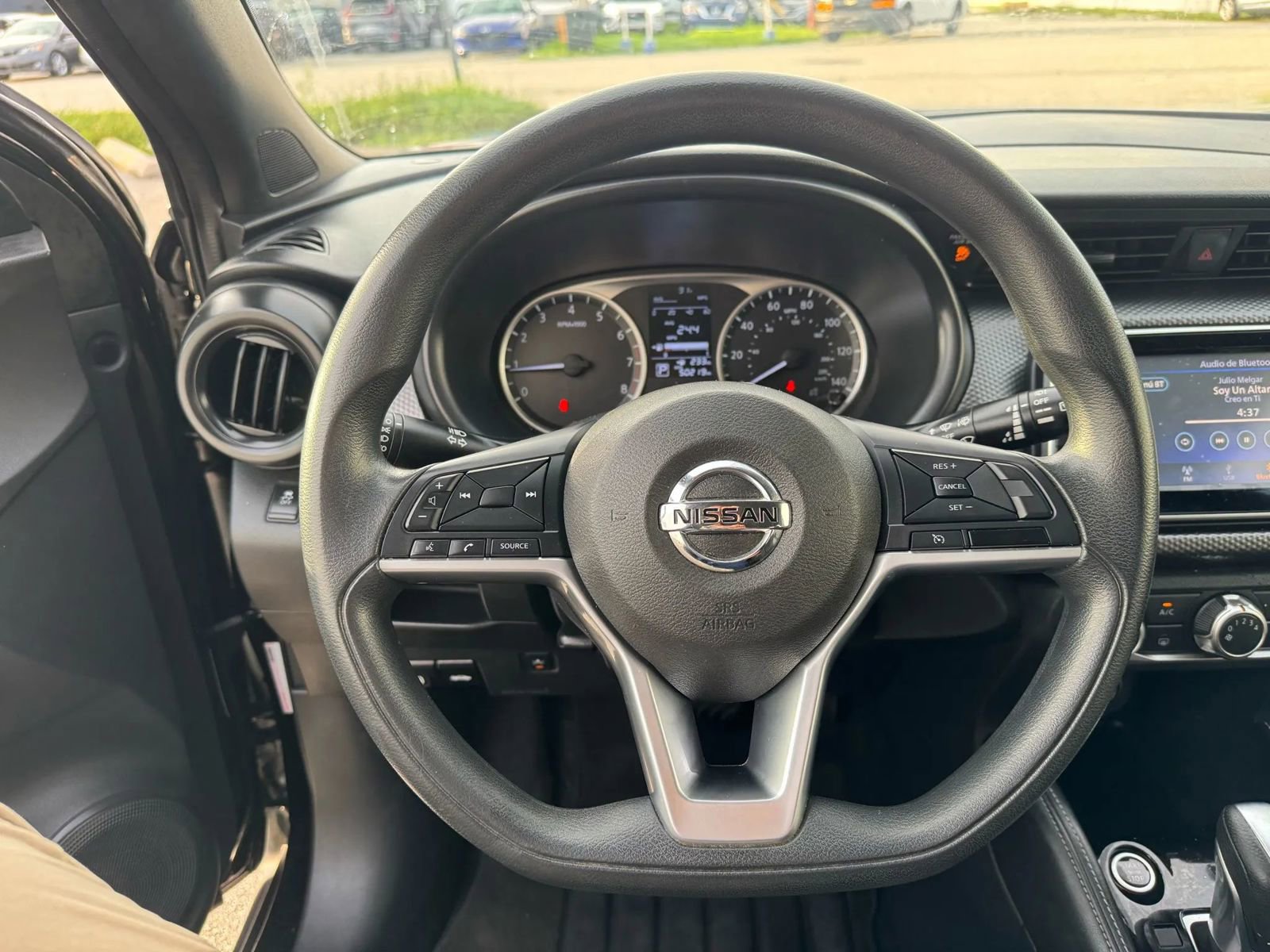 Used 2019 Nissan Kicks S image 20