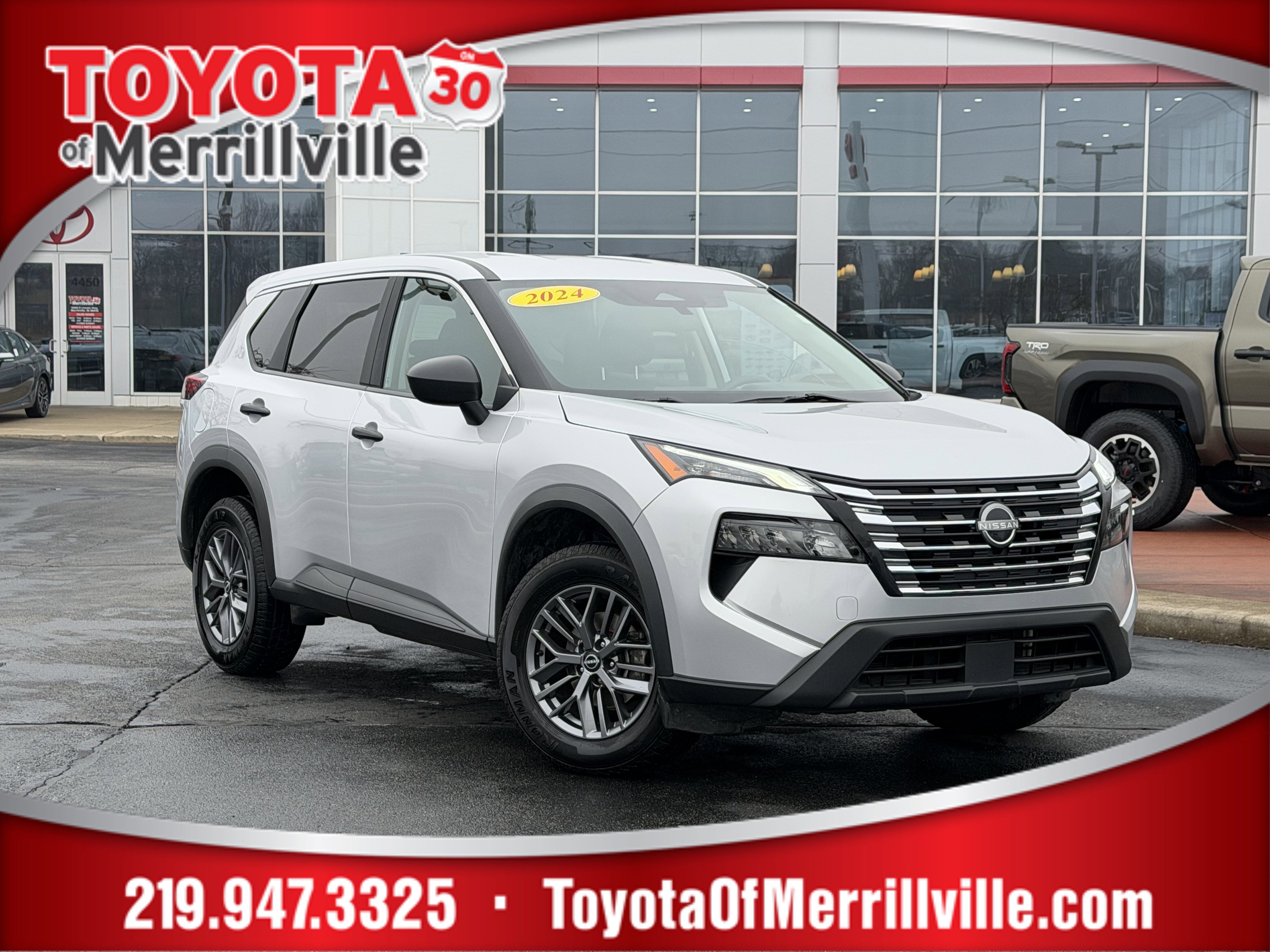 Used 2024 Nissan Rogue S AWD/4WD image 1