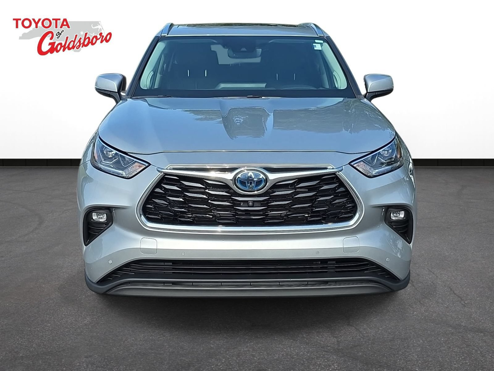 Used 2021 Toyota Highlander Limited FWD image 2