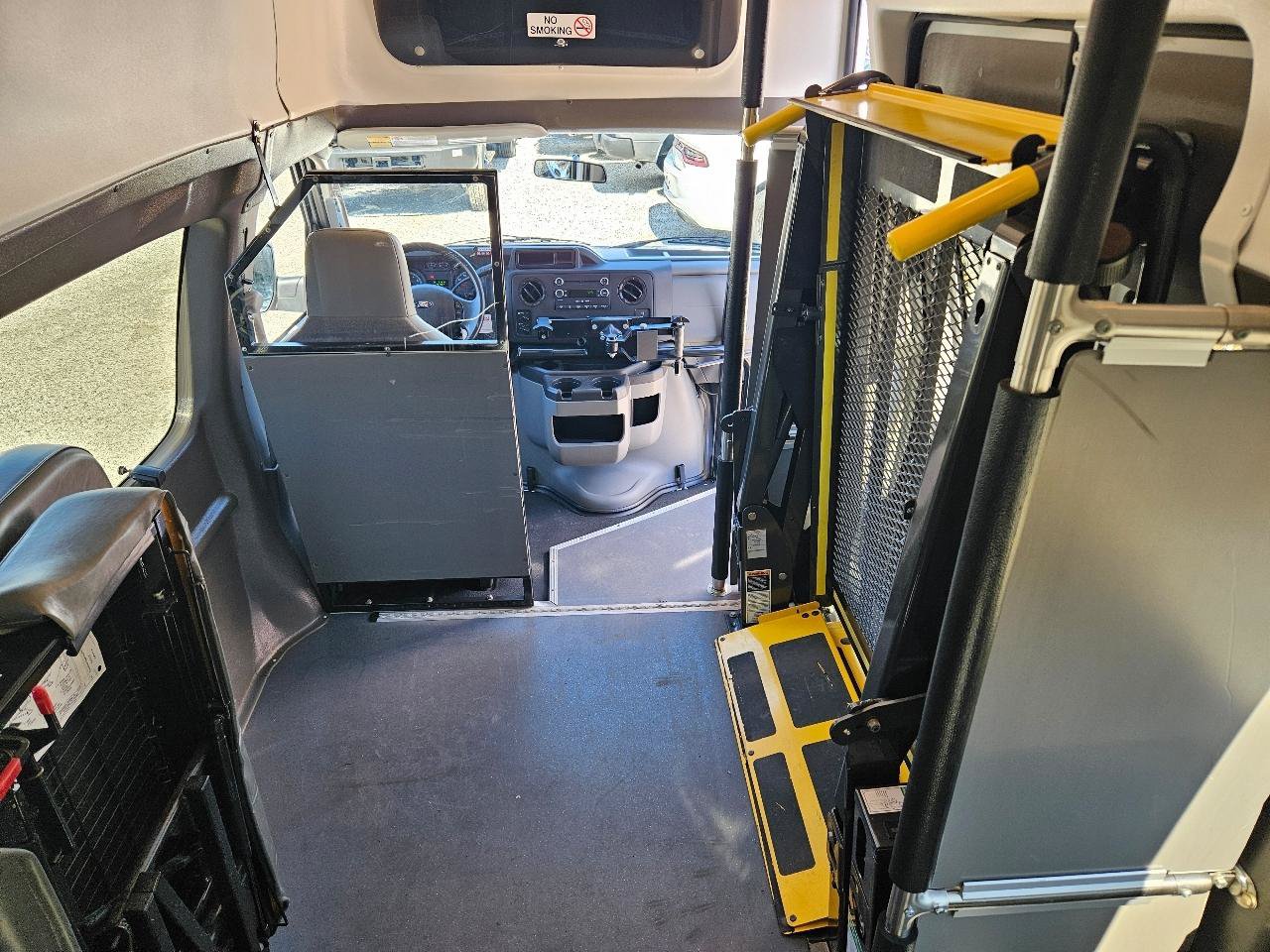 Used 2014 Ford E-350 and Econoline 350 Extended Super Duty w/ Power Group RWD image 36