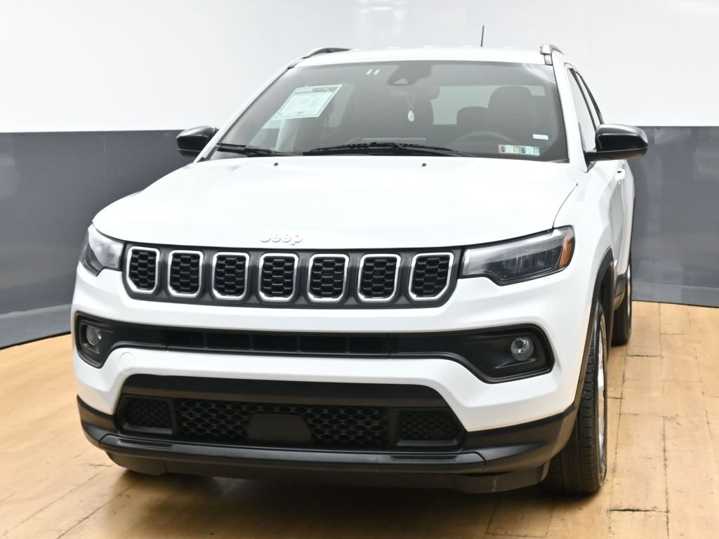 Used 2024 Jeep Compass Latitude AWD/4WD image 5