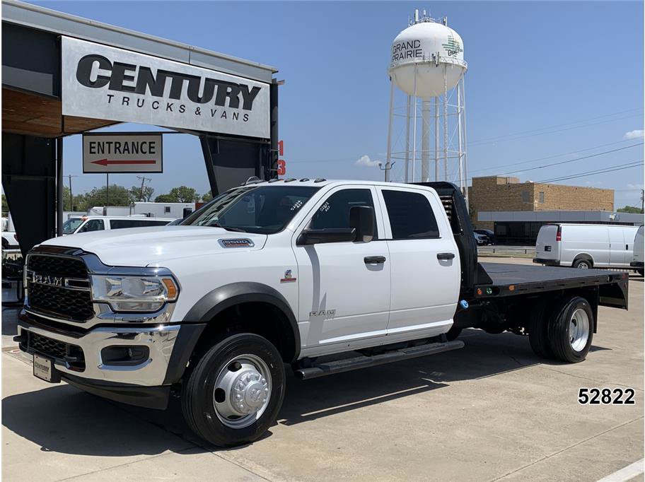 Used 2021 RAM 5500 Tradesman w/ Chrome Appearance Group RWD image 1