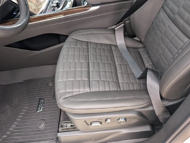 New 2026 Cadillac Escalade Platinum Sport w/ LPO, Floor Liner Package AWD/4WD image 18