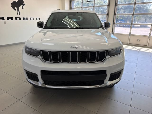 Used 2021 Jeep Grand Cherokee L Laredo w/ Luxury Tech Group I RWD image 2