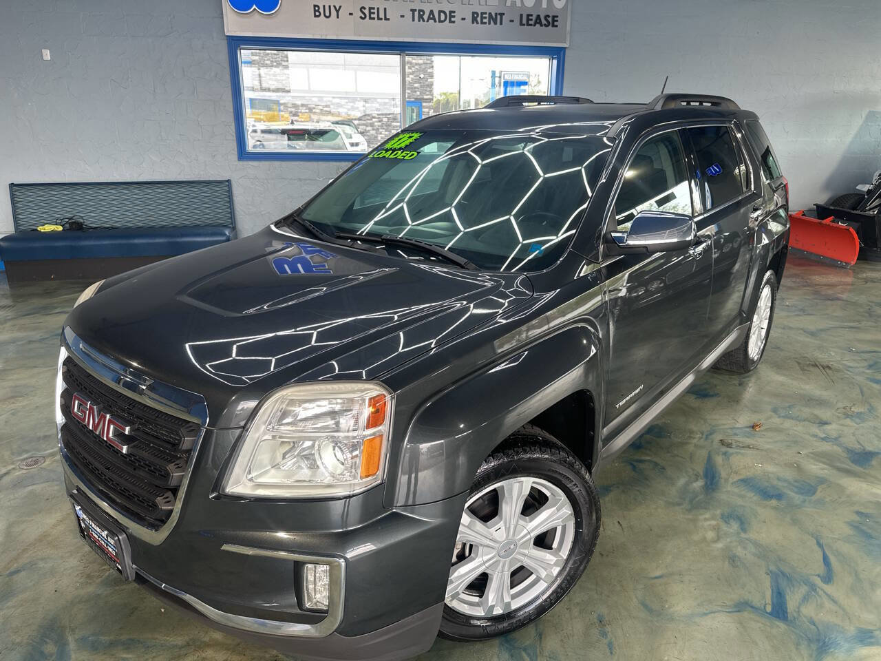 Used 2017 GMC Terrain SLE FWD image 2