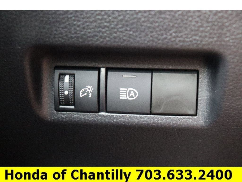 Used 2025 Toyota RAV4 XLE image 18