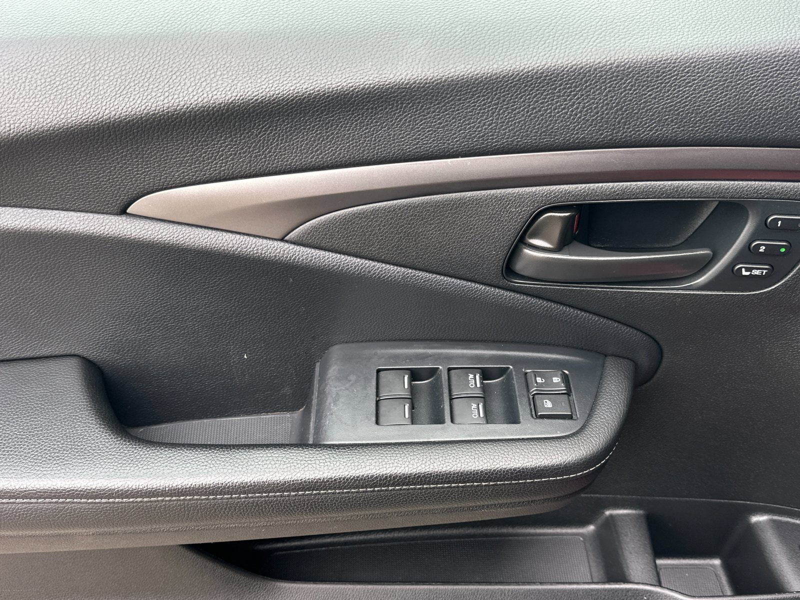 Used 2023 Honda Passport EX-L image 10