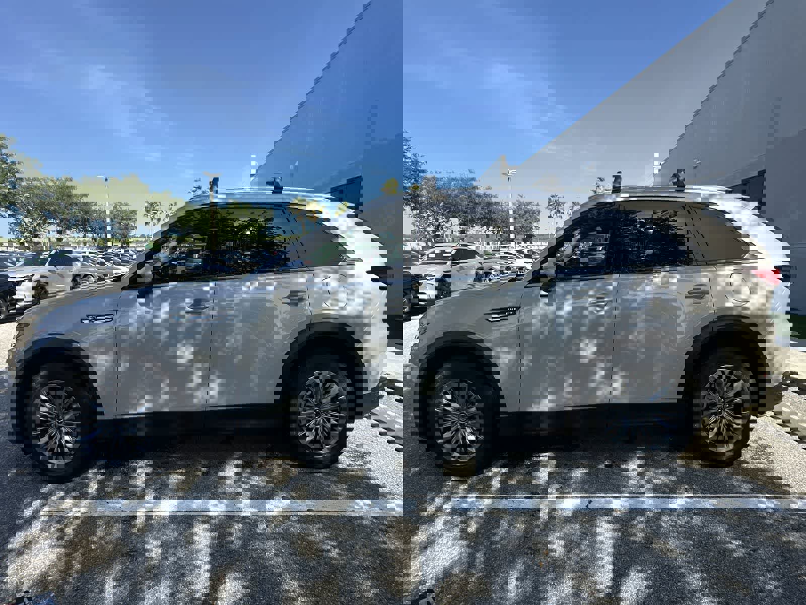 Used 2024 MAZDA CX-90 Plug-In Hybrid w/ Preferred AWD/4WD image 5