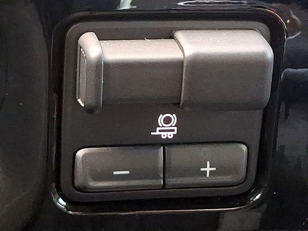 Used 2024 Chevrolet Silverado 1500 ZR2 image 29