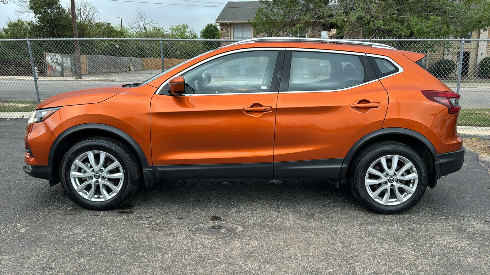 Used 2022 Nissan Rogue Sport SV image 5